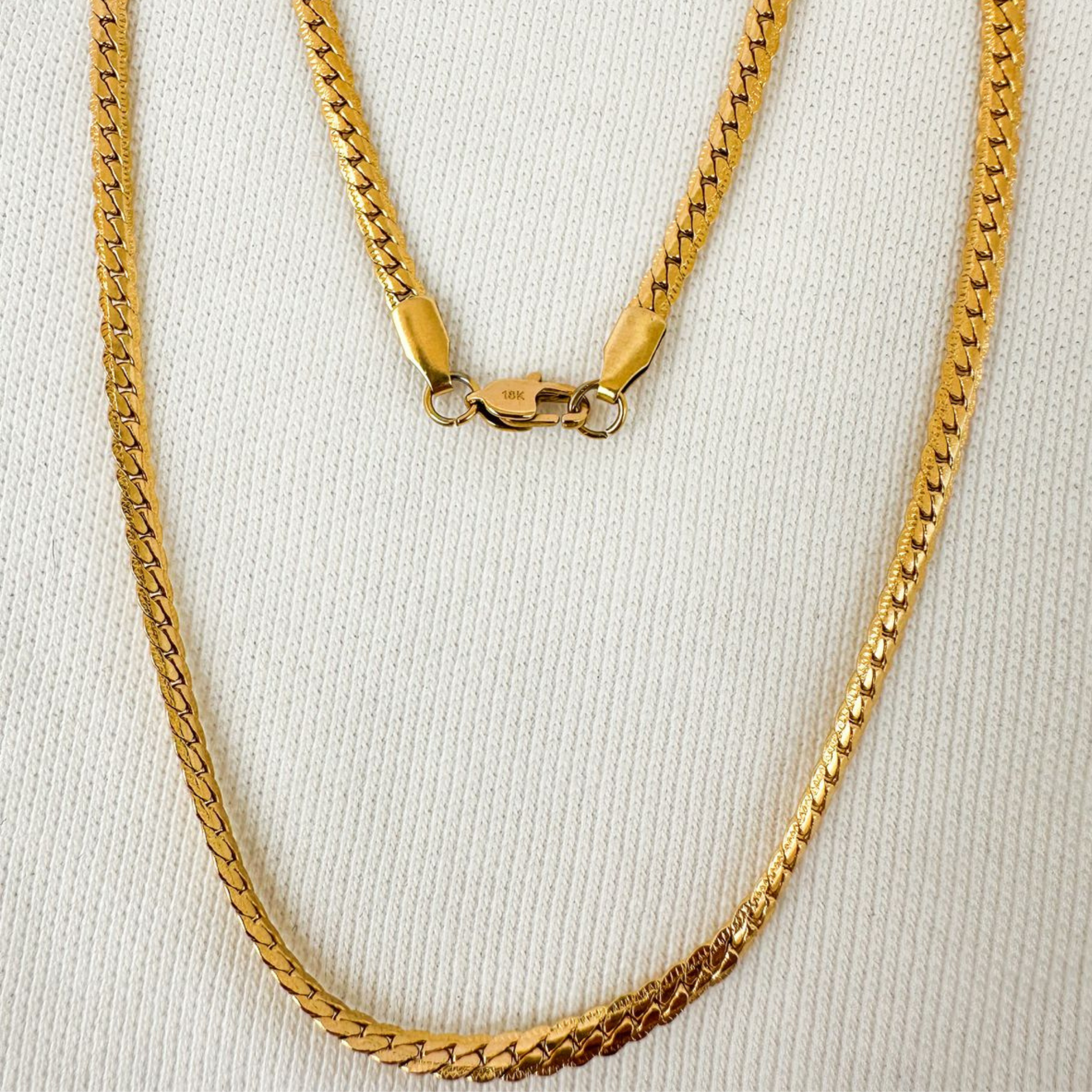 Cadena Grabada Mujer
