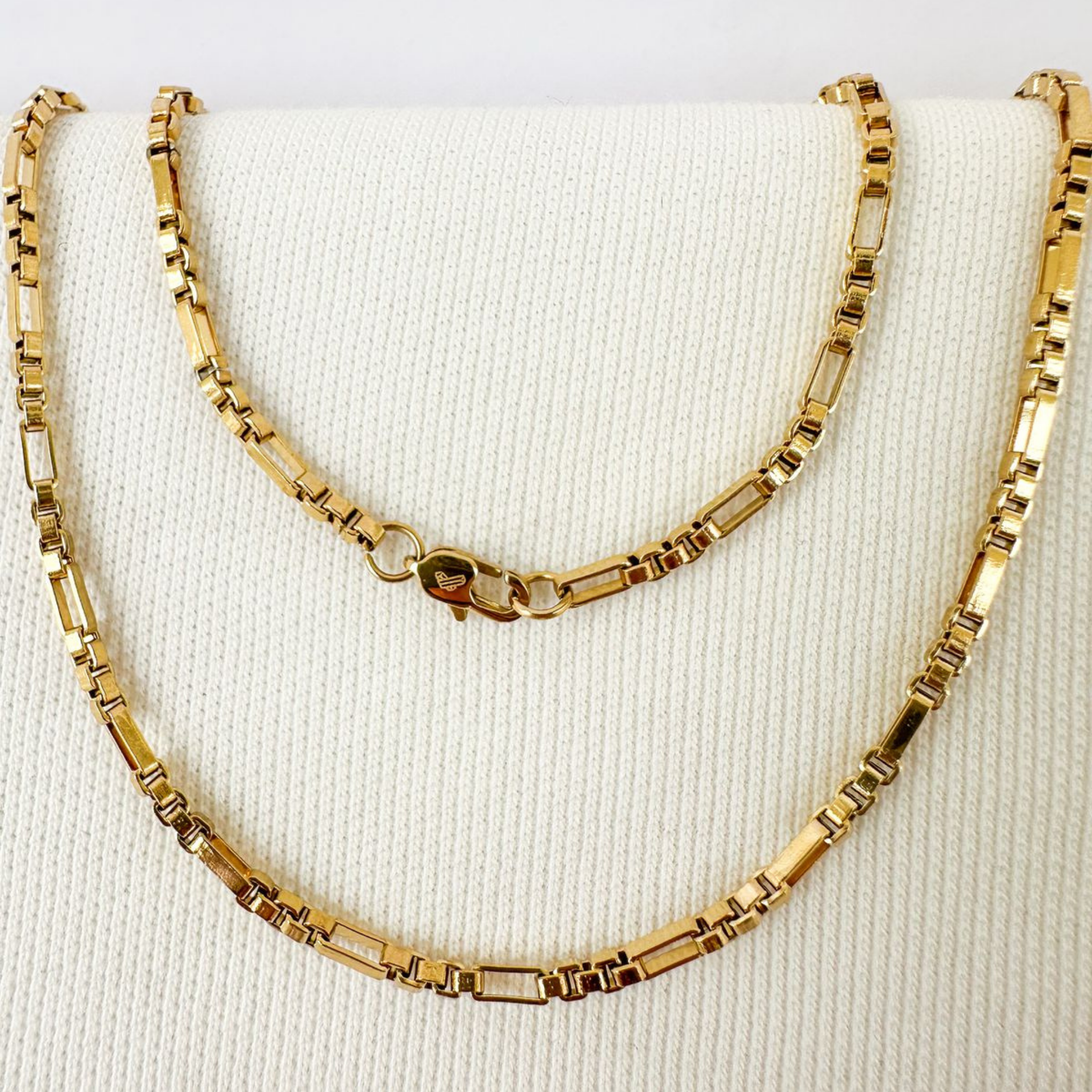 Cadena Cubos Mujer